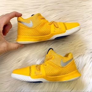 NIKE Kyrie Irving Basketball Shoes